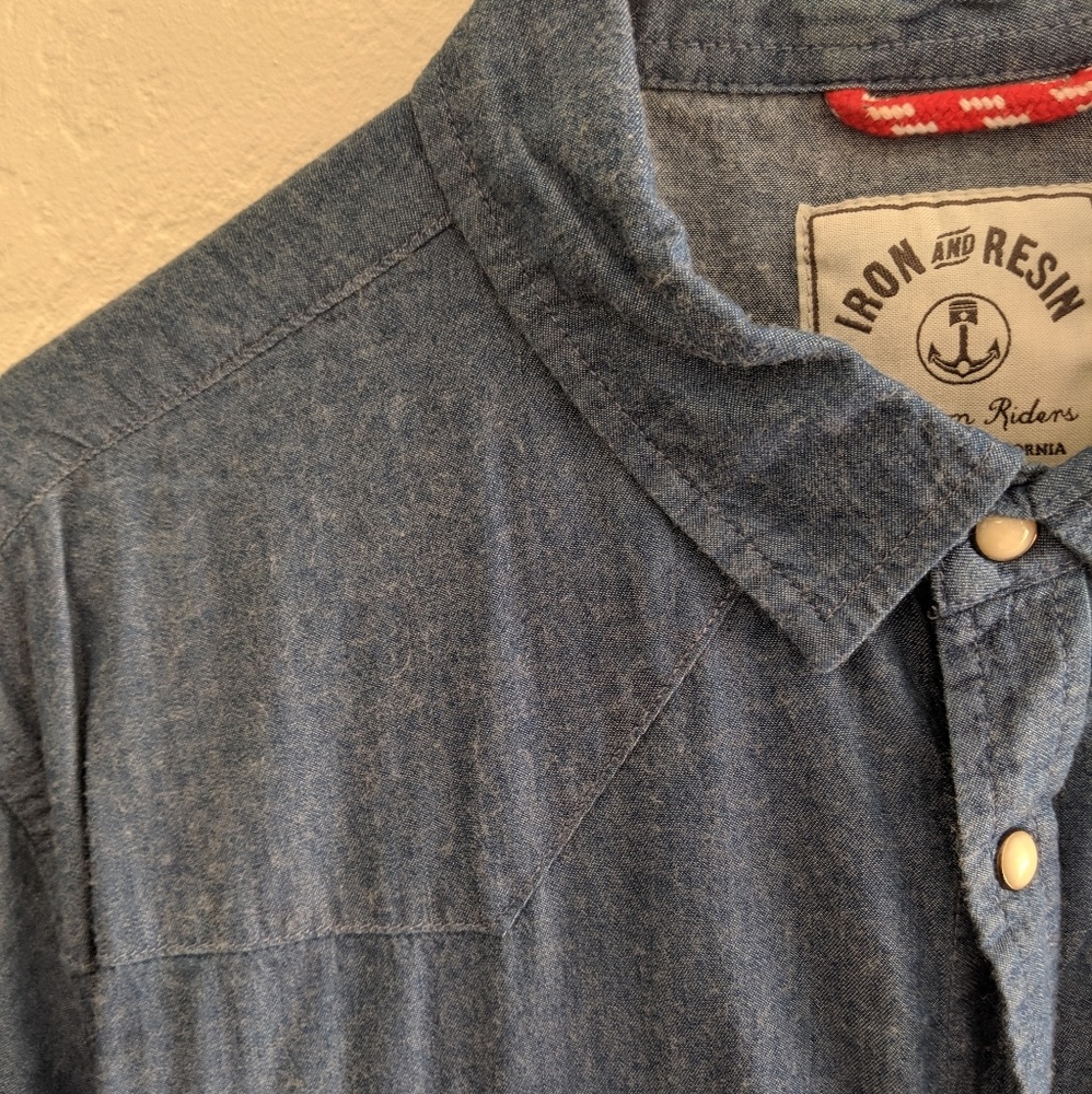 Iron & Resin Short Sleeve Western Snap - L